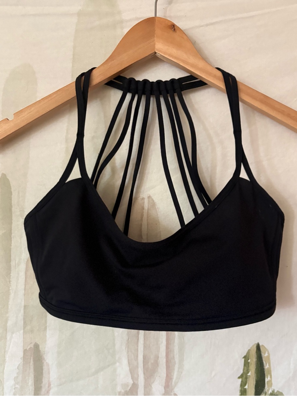 Lululemon Lighten Up Bra in Black 🌵8
